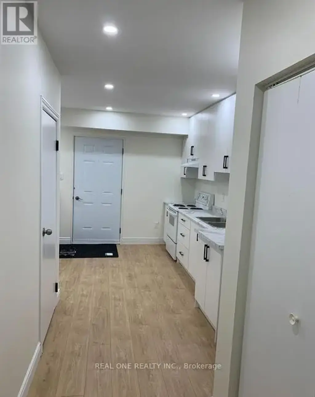 Basement - 18 Leggott Avenue, Barrie (Painswick North)